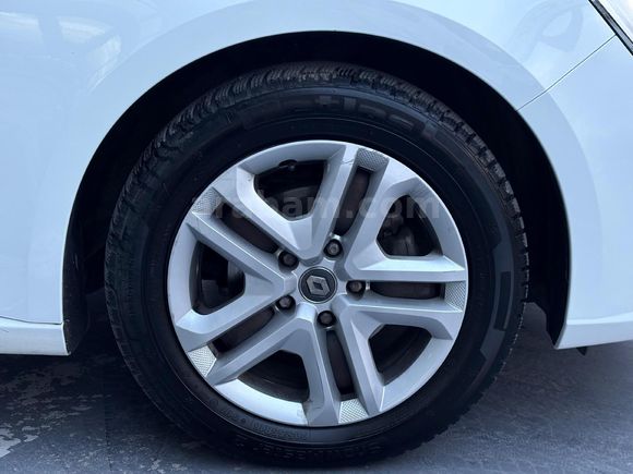 2020 Megane 1.3 TCe Touch 140 hp 66 binde Tesla Ekranlı Bakımlı
