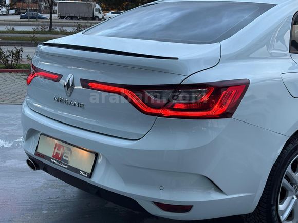 2020 Megane 1.3 TCe Touch 140 hp 66 binde Tesla Ekranlı Bakımlı