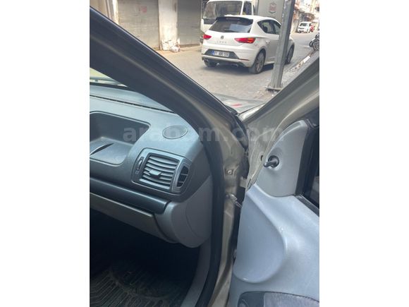 Sahibinden Renault Clio 1.4 Authentique 2007 Model