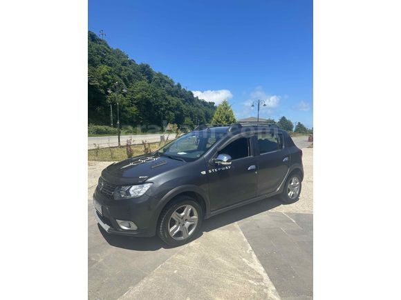 Sahibinden Dacia Sandero 1.5 dCi Stepway 2017 Model  233.000 km Füme