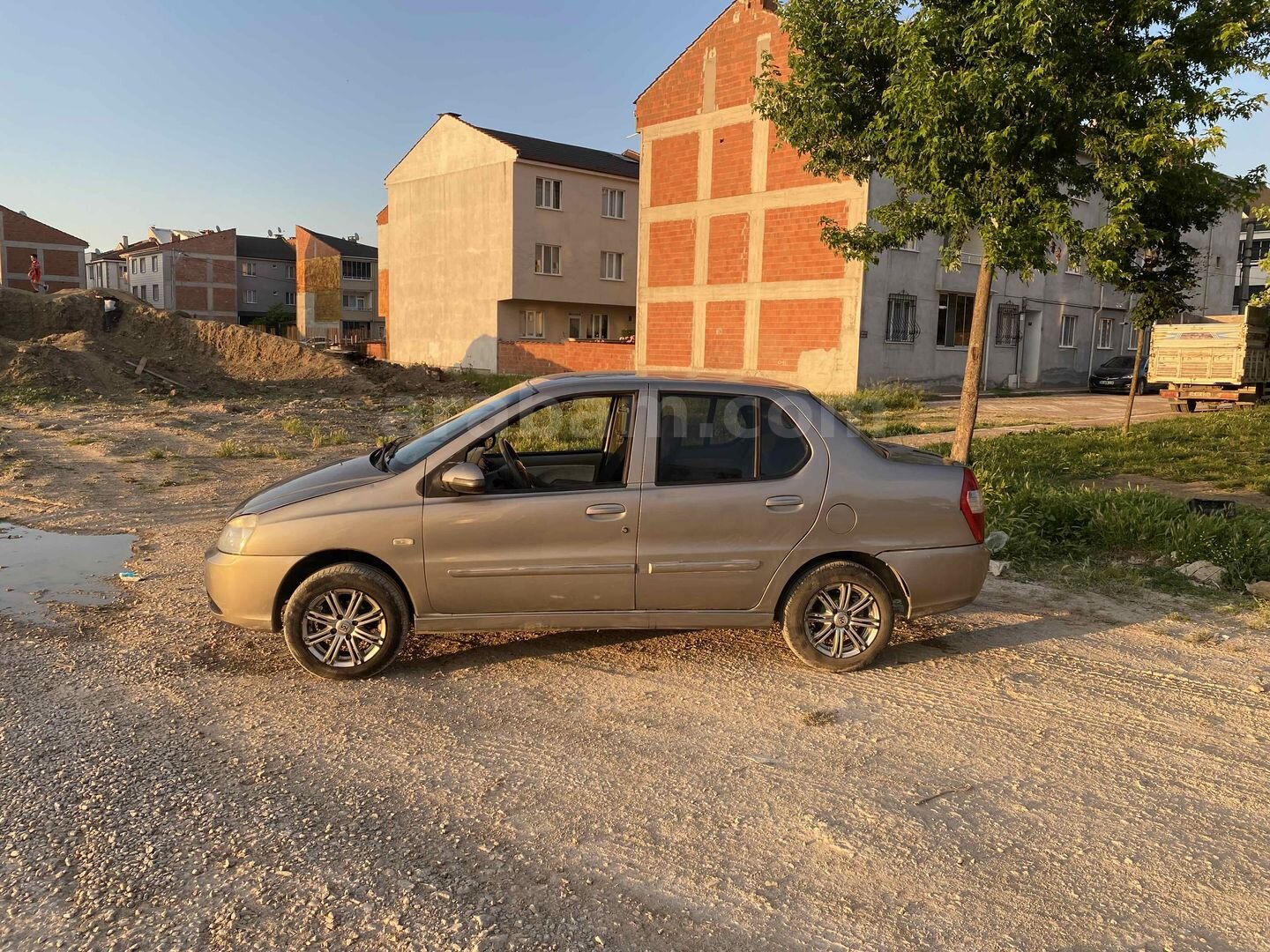 Sahibinden Tata Indigo 1.4 MPFI Comfort 2011 Model Bursa 140.000 km Bej 5
