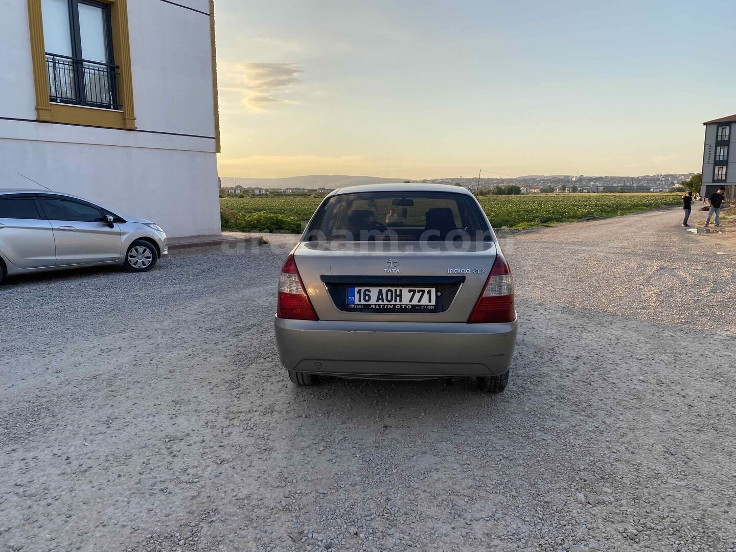 Sahibinden Tata Indigo 1.4 MPFI Comfort 2011 Model Bursa 140.000 km Bej 4