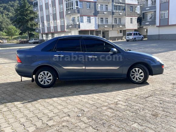 Sahibinden Ford Focus 1.6 Ambiente 2001 Model 