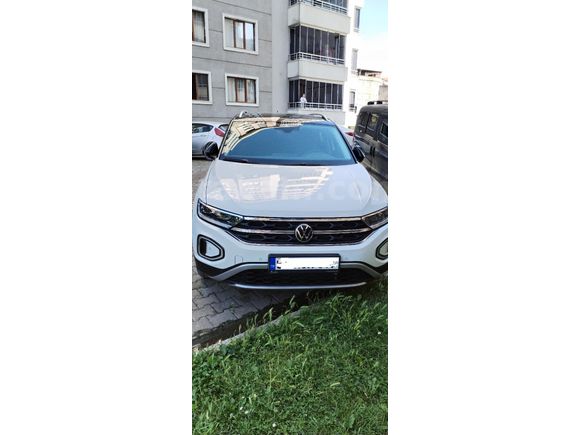 Sahibinden Volkswagen T-Roc 1.5 TSI Style 2025 Model  9000 km Beyaz
