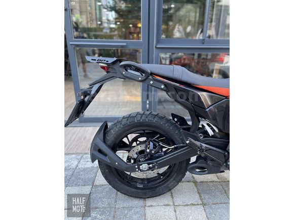 HALF MOTO 2025 KTM 390 ADVENTURE X