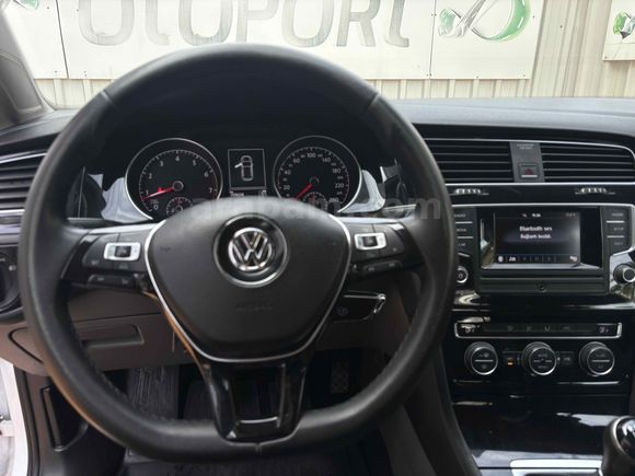 Volkswagen Golf 1.2 TSi Comfortline 2016 Model 