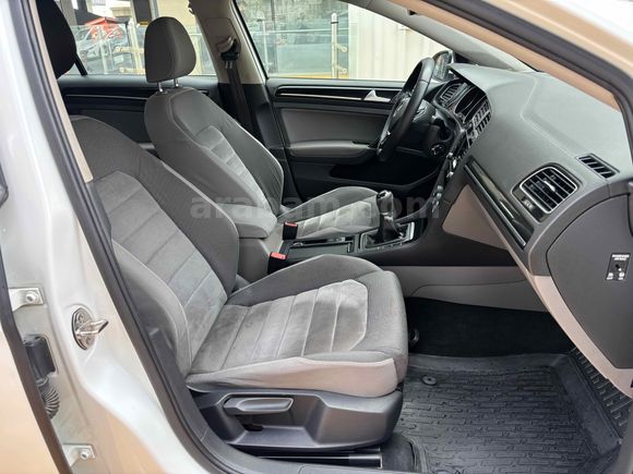 Volkswagen Golf 1.2 TSi Comfortline 2016 Model 