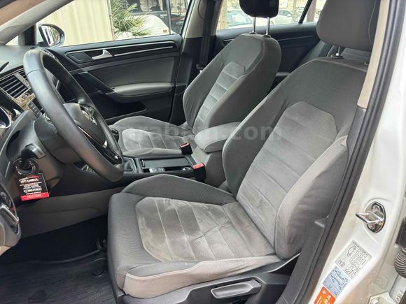 Volkswagen Golf 1.2 TSi Comfortline 2016 Model 