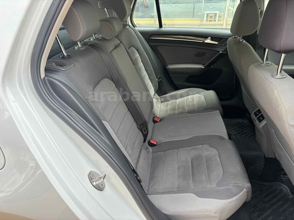 Volkswagen Golf 1.2 TSi Comfortline 2016 Model 