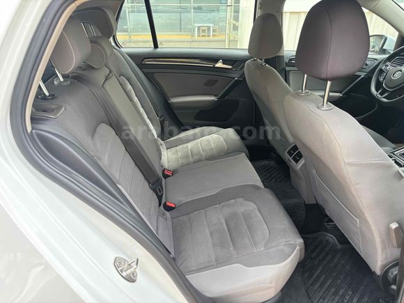 Volkswagen Golf 1.2 TSi Comfortline 2016 Model 