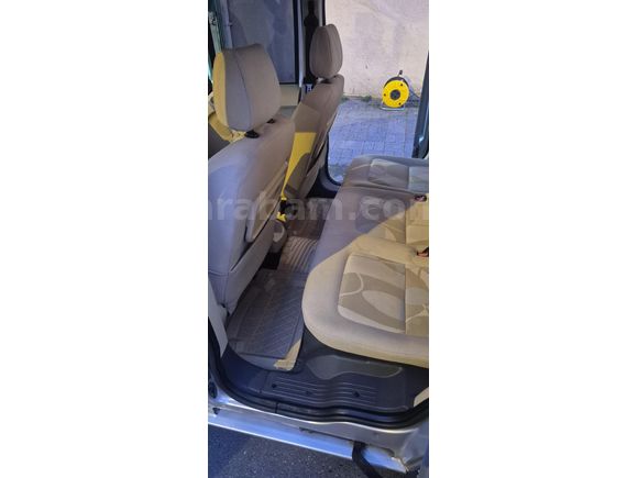 Sahibinden Ford Tourneo Connect 110PS 2010 Model