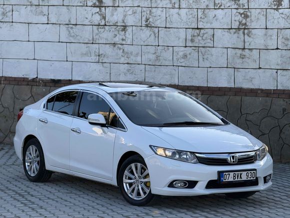 Sahibinden Honda Civic 1.6i VTEC Eco Elegance 2012 Model 