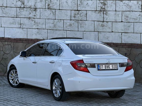Sahibinden Honda Civic 1.6i VTEC Eco Elegance 2012 Model 