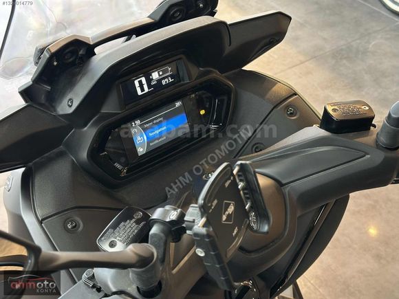 2024 MODEL YAMAHA X-MAX 250 TECH MAX+ BAGAJ/TUR CAMI