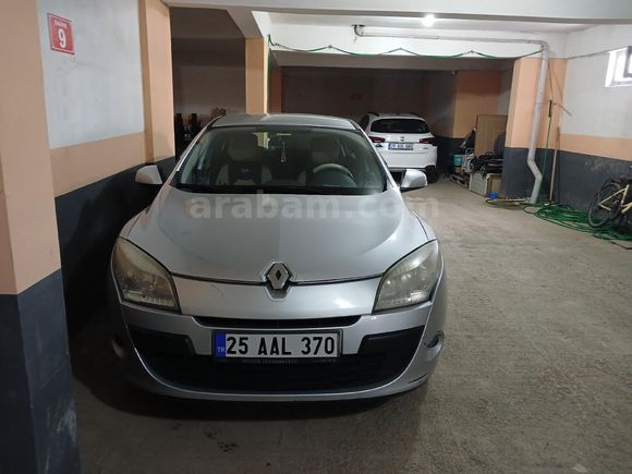Sahibinden Renault Megane 1.6 Expression 2010 Model