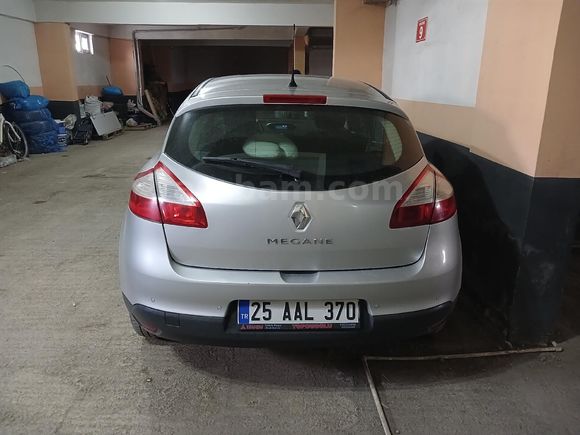 Sahibinden Renault Megane 1.6 Expression 2010 Model