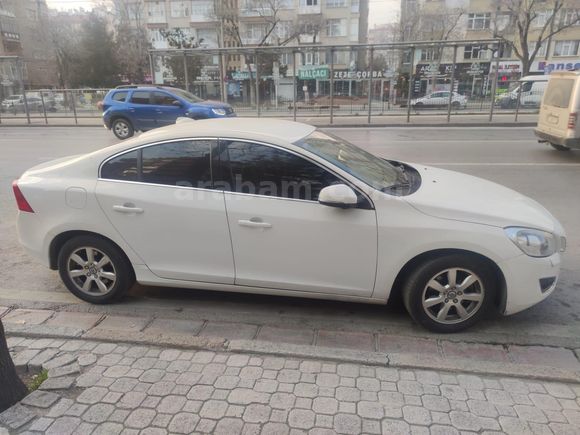 Sahibinden Volvo S60 1.6 T4 Advance 2012 Model  305.000 km Beyaz