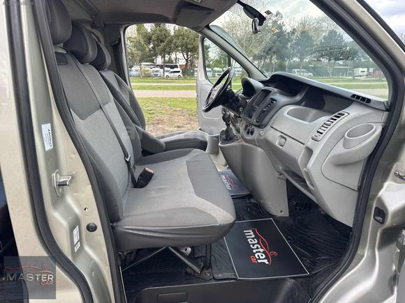 K.KART 12 TAKSİT 2012 RENAULT TRAFİC 5+1 DEĞİŞENSİZ 369.000 KM