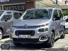 BOYASIZ/ 2023 CITROEN BERLİNGO 1.5 FEEL BOLD EAT8 / 75 BİN KM