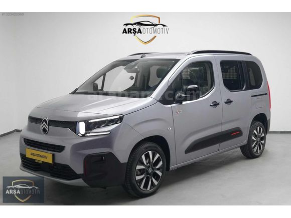 ARŞA OTO 2025 BERLİNGO CAM TAVAN 1.5 BLUEHDI MAX XTR 17 BİNKM'DE