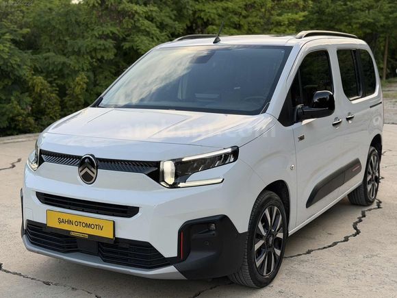 2025 MODEL BERLİNGO OTAMATIK 21 BİNDE SERVİS BAKIMLI CAM TAVANLI