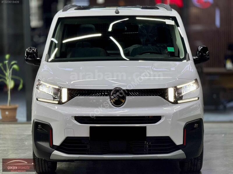 Galeriden Citroen Berlingo 1.5 BlueHDI Max 2026 Model İstanbul 0 km Beyaz
