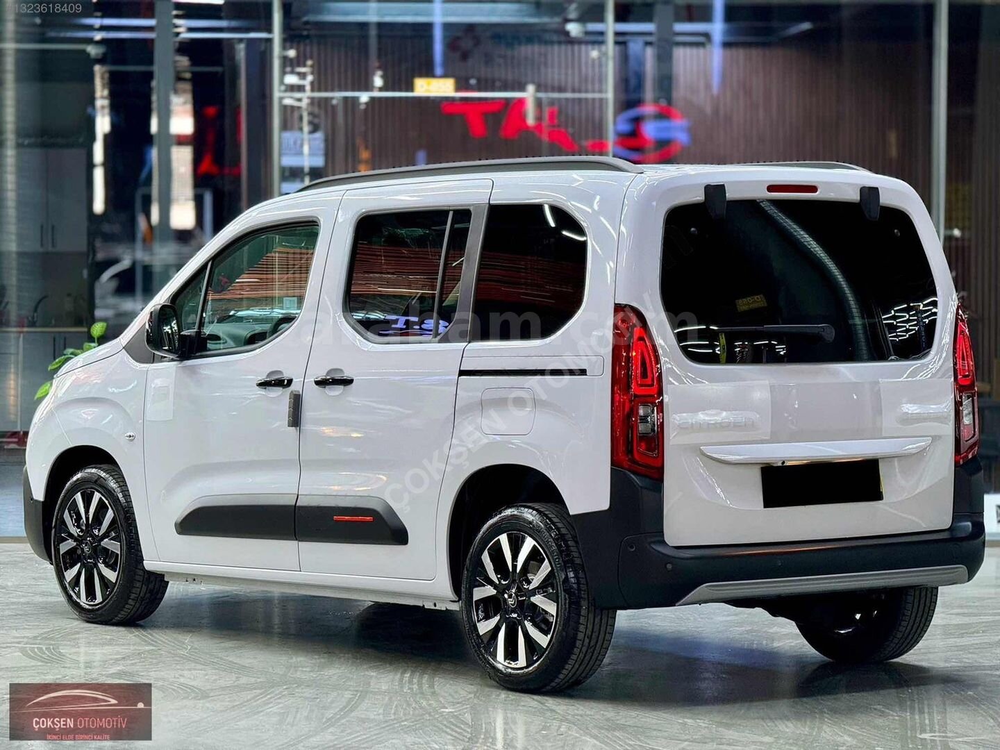 Galeriden Citroen Berlingo 1.5 BlueHDI Max 2026 Model İstanbul 0 km Beyaz 5