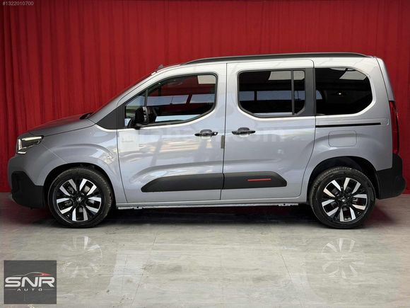 SNR AUTO'DAN 2026 BERLINGO MAX XTR CAM TAVAN EN FULU