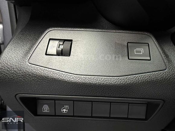 SNR AUTO'DAN 2026 BERLINGO MAX XTR CAM TAVAN EN FULU
