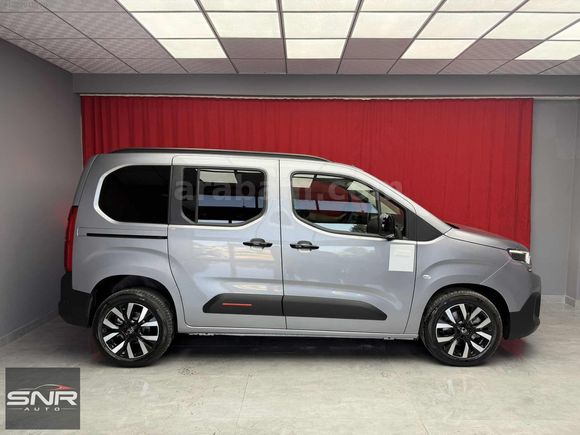 SNR AUTO'DAN 2026 BERLINGO MAX XTR CAM TAVAN EN FULU