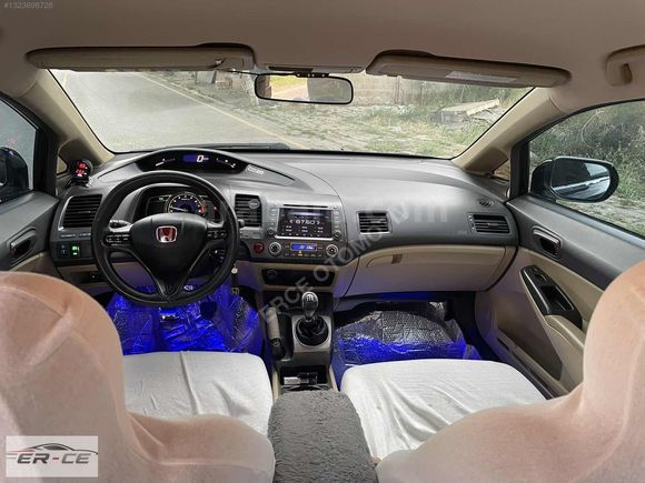 ER-CE DEN DEĞİŞENSİZ HONDA CİVİC