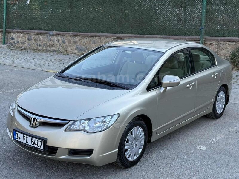 Galeriden Honda Civic 1.6i VTEC Dream 2008 Model İstanbul 67.000 km Şampanya