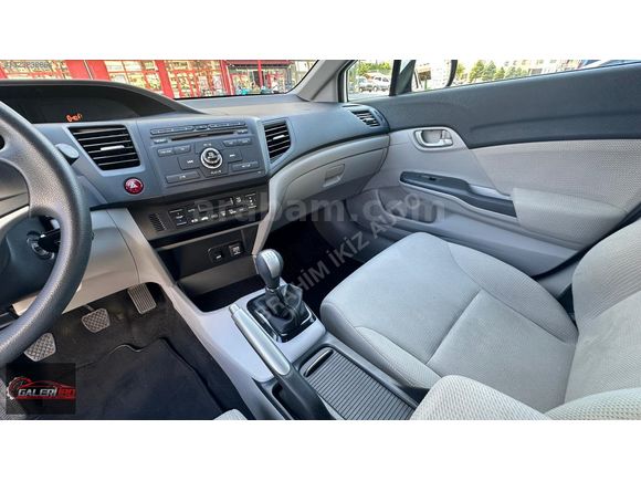 2016 MODEL HONDA CİVİC 1.6 İ VTEC ECO DREAM EMSALSİZ 50 BİN DE