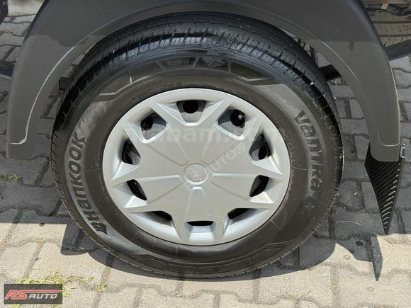 RS AUTO'DAN / 2024 HATASIZ BOYASIZ TRANSİT 25BİN KM FULL %20 KDV