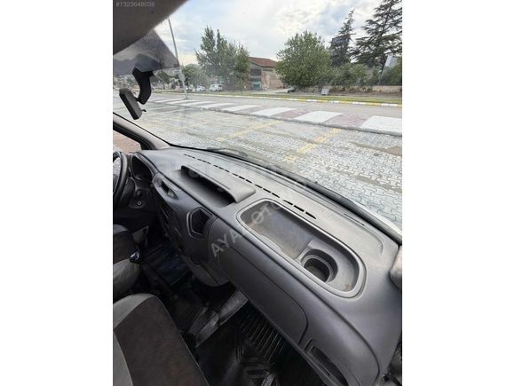 Sıfır motorlu extralı fort transit önden çekişli Tavan klımalı