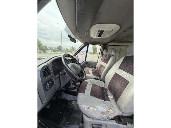 Sıfır motorlu extralı fort transit önden çekişli Tavan klımalı