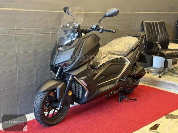 EMR | 2025 MODEL-0 KM-XSUV 125
