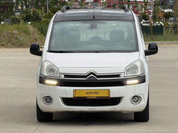 AUTO İFÖ'DEN 2013 BERLİNGO CAM TAVAN HATASIZ DÜŞÜK KM