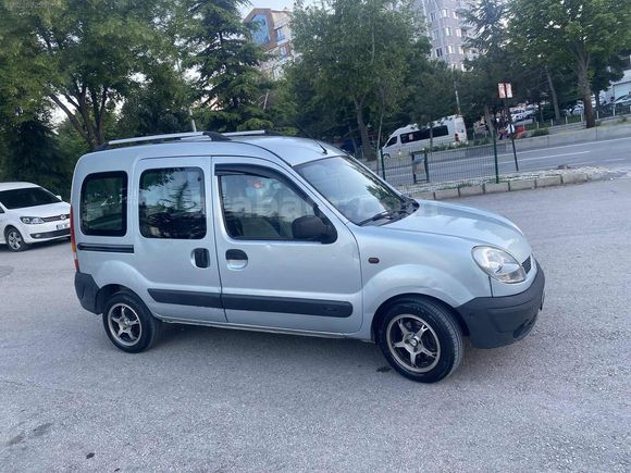 GATİL KANGO İLANDA 1.5 DİZEL ÇİFT SÜRGÜ