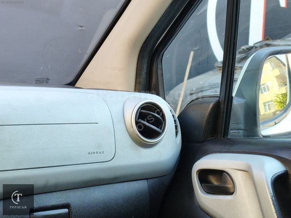 TOYSCAR_CİTROEN_BERLİNGO_1.6HDİ.COMBİ.SX_VADE_TAKSİT_İMKANI