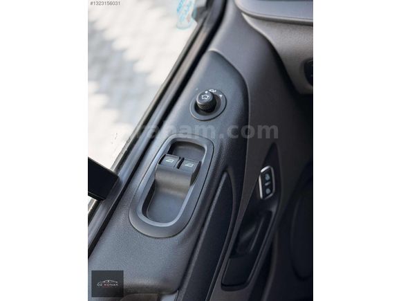 2022 FORD COSTUM 100.000KM