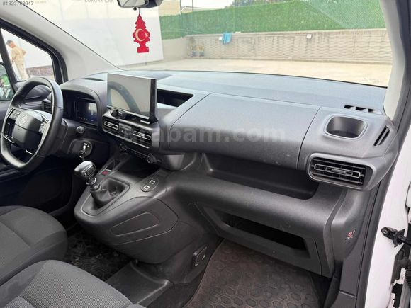 DMR AUTO 2024 OPEL COMBO 1.5 DİZEL ULTİMATE XL MANUEL VİTES