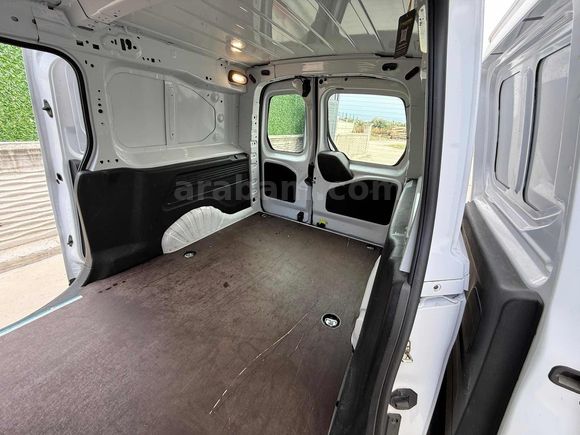 DMR AUTO 2024 OPEL COMBO 1.5 DİZEL ULTİMATE XL MANUEL VİTES
