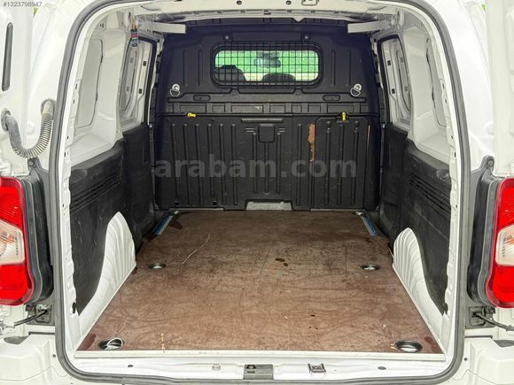 DMR AUTO 2024 OPEL COMBO 1.5 DİZEL ULTİMATE XL MANUEL VİTES
