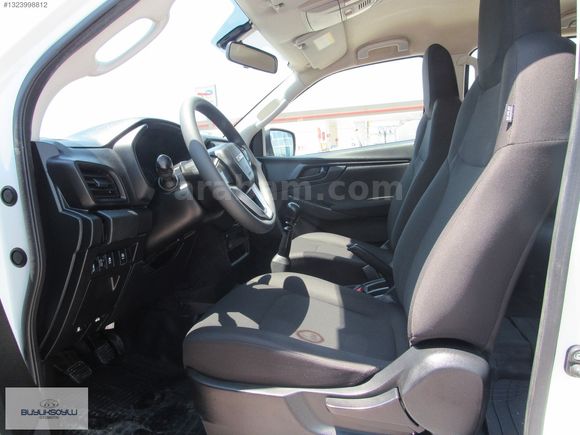 BÜYÜKSOYLU 'DAN 2021 MODEL ISIZU D MAX 1.9D V-GO 4X2 ÇİFTKABİN