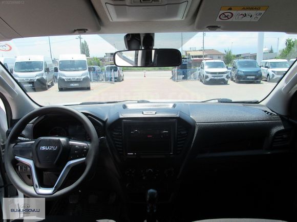 BÜYÜKSOYLU 'DAN 2021 MODEL ISIZU D MAX 1.9D V-GO 4X2 ÇİFTKABİN