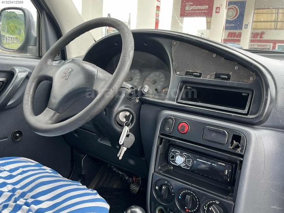 2001 PARTER 1.9D