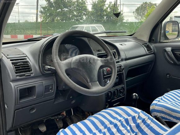 2001 PARTER 1.9D