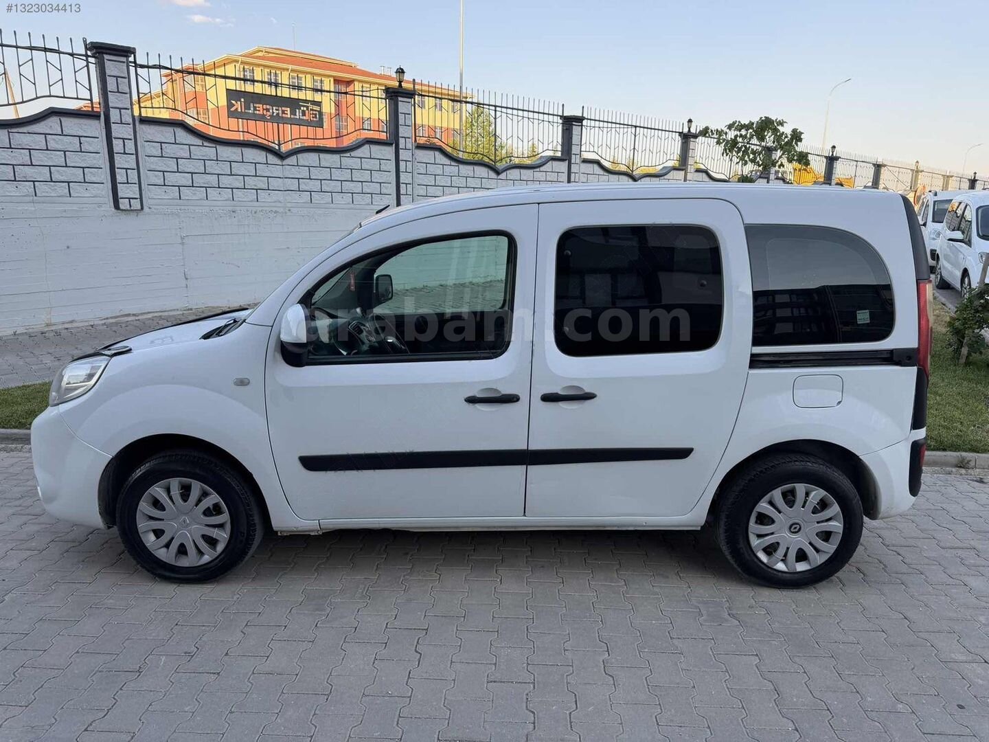 Galeriden Renault Kangoo 1.5 dCi Joy 2016 Model Eskişehir 320.000 km Beyaz 6