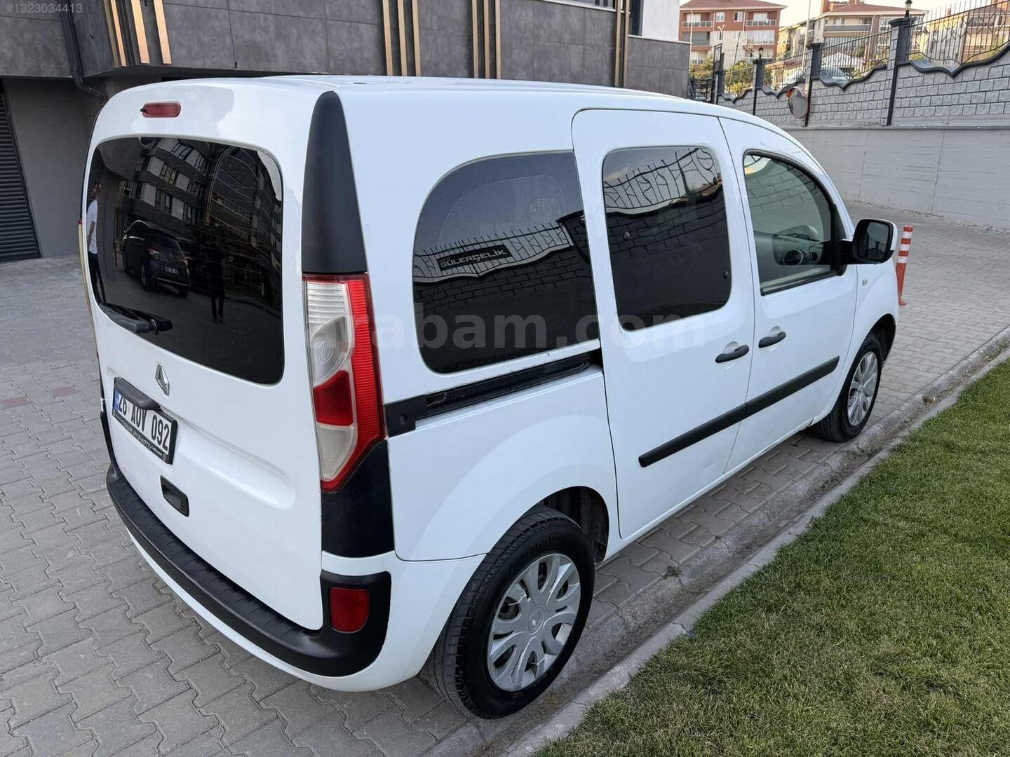Galeriden Renault Kangoo 1.5 dCi Joy 2016 Model Eskişehir 320.000 km Beyaz 7